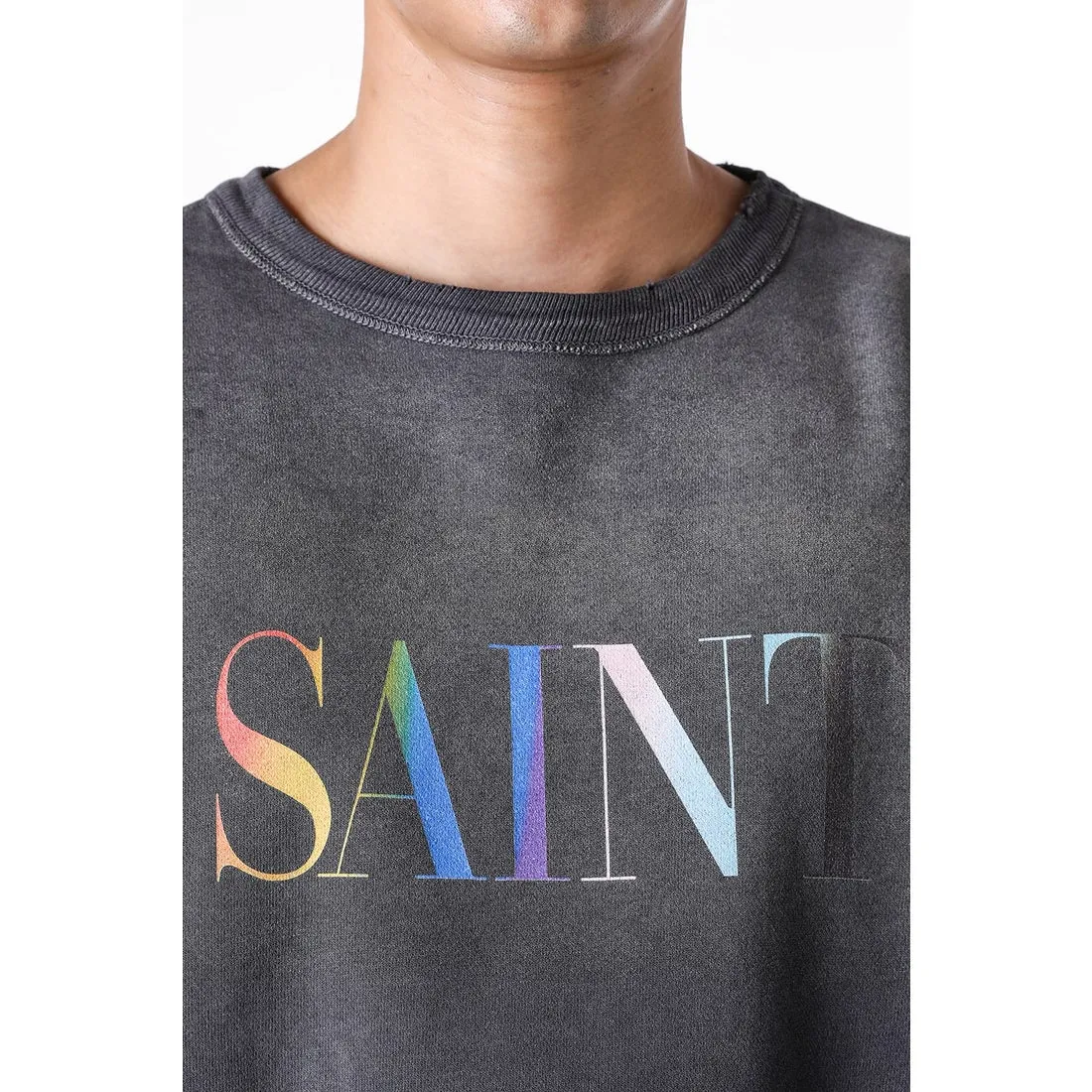SAINT Mxxxxxx CREW NECK SWT SHIRTS 'RAINBOW SNT'/BLK Rainbow SAINT destruction sweatshirt, washed black S-XL Assute dyeing, genuine whole garment sprayed with horsetail fading process, collar/cuffs frayed in many places, front and rear panels/sleeves super complicated hanging grinding, heavy washing and water discoloration, correct fruit mark/angel mark